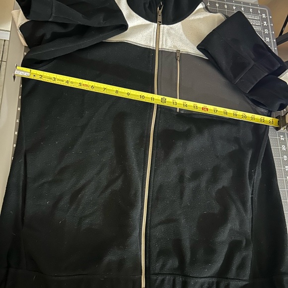 Men's Black and Gray Sweater - Picture 7 of 9